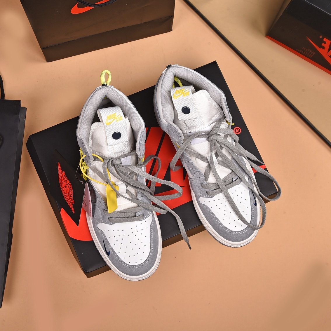 202111最新Nikeスニーカー メンズと レディース   ナイキ シューズ靴 スーパーコピー