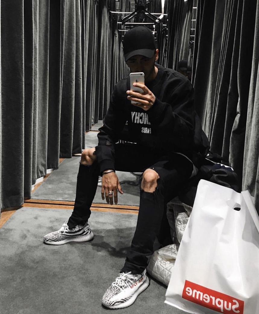 yeezy boost v350 zebra