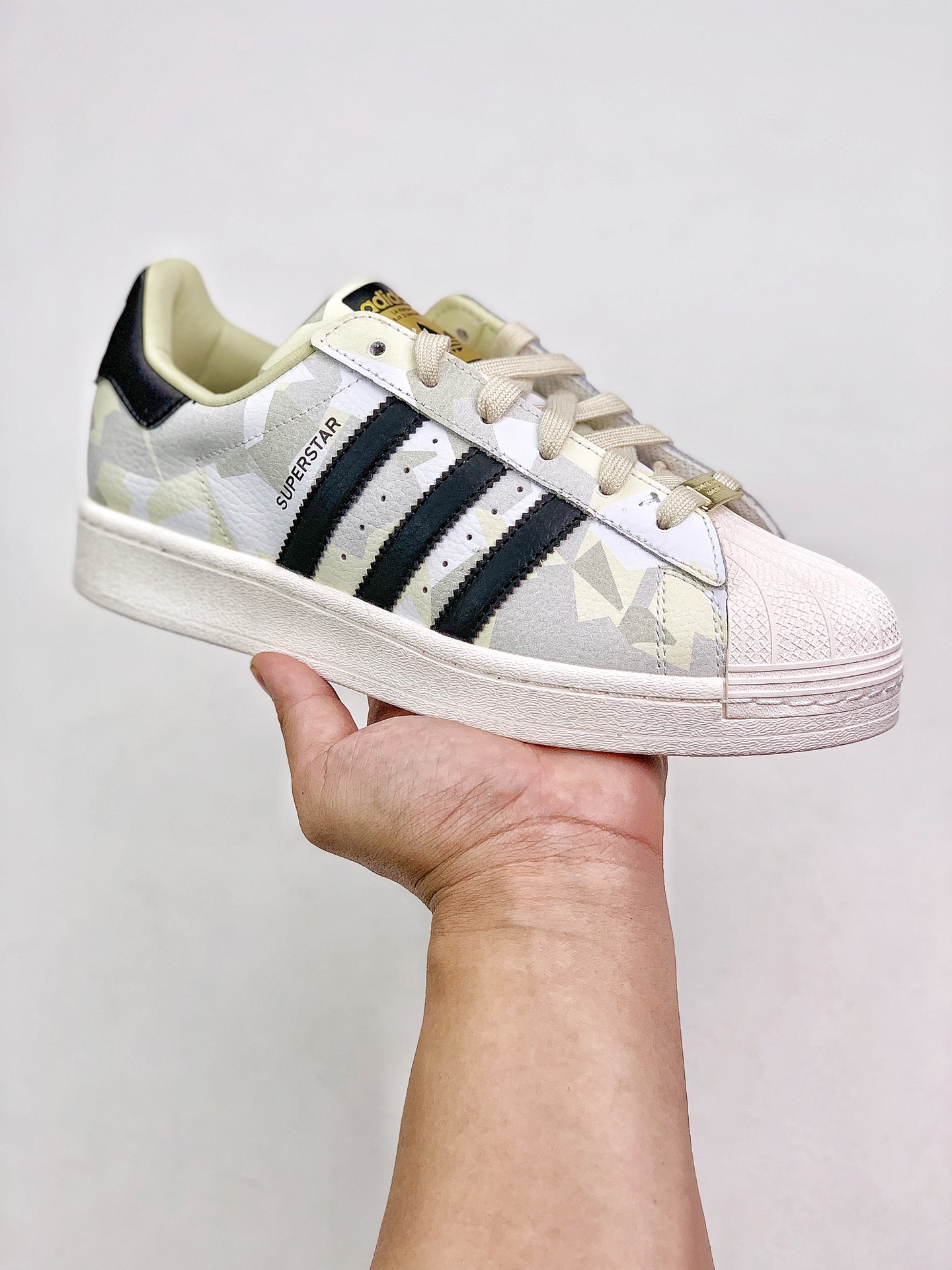 النفور يقوم باعمال المنزل بانوراما adidas superstar sporche -  siprofitness.com