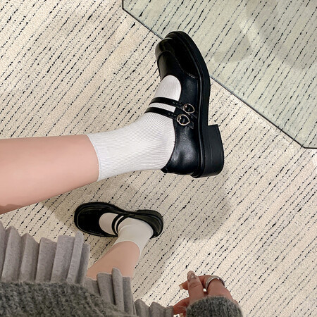 巨乖~镂空爱心扣件，超舒适 百搭，可盐可甜，新款单鞋