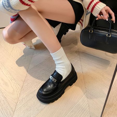 25春季新款锁扣单鞋，定制牛皮