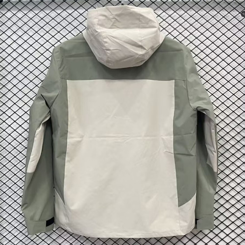 24/25 F700 NK White &Green Single Layer Windbreaker(连帽冲锋衣）