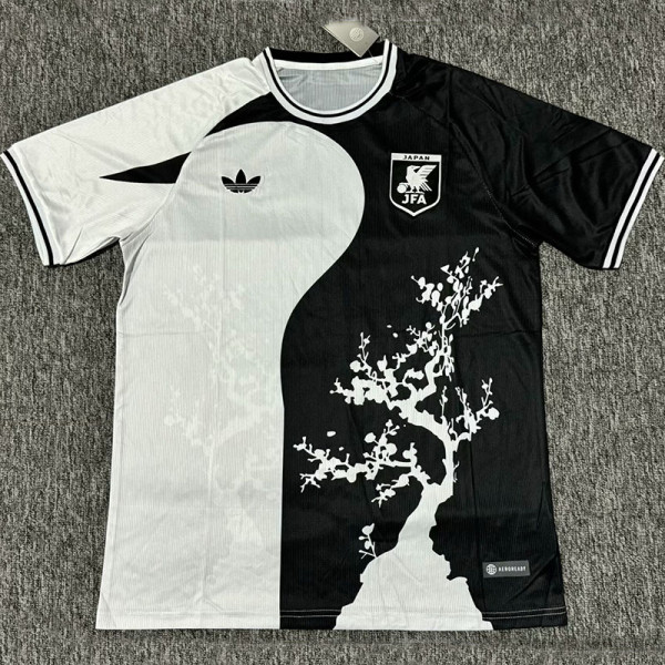 24/25 Japan White And Black Fans Soccer Jersey