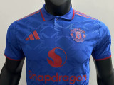 25/26 Man Utd Pattern Special Edition Blue Player Version Soccer Jersey(橙色胸花）