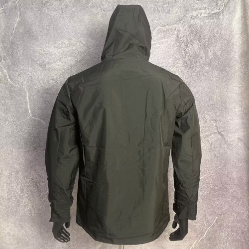 24/25 Bayern Black Assault  Hooded Windbreaker (Y18连帽冲锋衣）