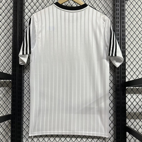 25/26 Clover White  T-shirt