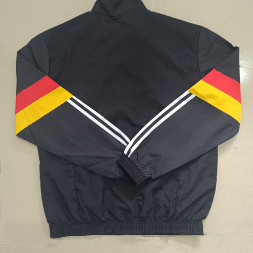 24/25 Germany  Black Windbreaker(手臂白三l边）