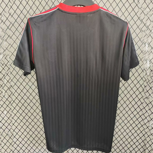 25/26 Man Utd leisure Black Retro T-shirt