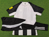 24/25 Newcastle Home  Player Version Suit  Soccer Jersey（Black pants）黑裤