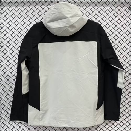 24/25 F702 Jordan Black & White Single Layer Windbreaker (连帽冲锋衣）