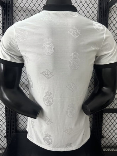 25/26 RMA  White Team Logo Player Version  Polo Shirts
