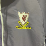 LIV Grey Grey Retro windbreaker(连帽）