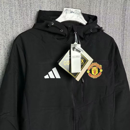 24/25  Man Utd Black Assault  Hooded Windbreaker (Y12连帽冲锋衣）