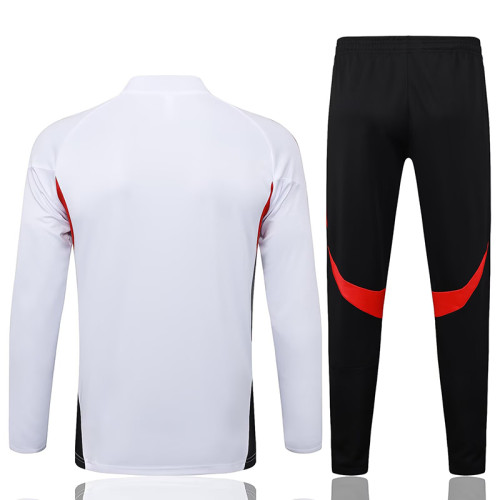 25/26 Bayern  White Half Pull Tracksuit #B2530 (半拉链)