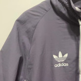 LIV Grey Grey Retro windbreaker(连帽）