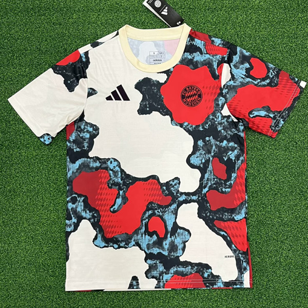 24/25 Bayern Multi-Color Puzzle Pre match Training Short
