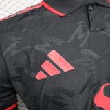 25/26 Man Utd  Black Special Edition Player Version Soccer Jersey翻领红色胸前广告