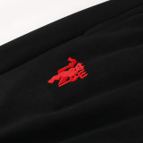 24/25 Man Utd Black Retro Edition Hooded  Tracksuit(袖红白相间）