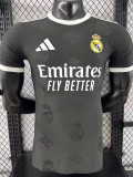 25/26 RMA  Team Logo Special Edition Black Player Version Soccer Jersey(圆领）