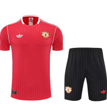 25/26 Man Utd Retro Red Pink Training Shorts Suit 25/26 Man Utd Retro Red Pink Training Shorts Suit
