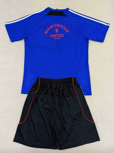 25/26 Man Utd Blue Kids  Training Shirts