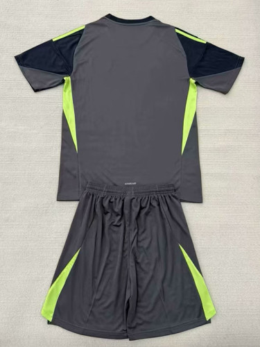 25/26 Man Utd Black Goalkeeper Kids Soccer Jersey