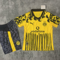 25/26 Dortmund Home Special Edition Kids Soccer Jersey(黑色胸前字) 25/26 Dortmund Home Special Edition Kids Soccer Jersey(黑色胸前字)
