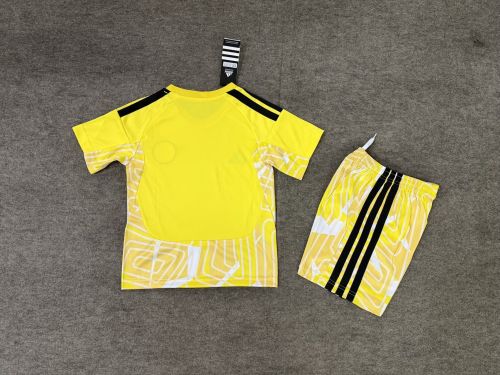 26/27 Scotland Goalkeeper Children's Football Set