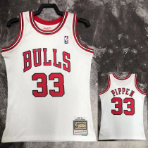 1998 BULLS PIPPEN #33 White Retro Top Quality Hot Pressing NBA Jersey 1998 BULLS PIPPEN #33 White Retro Top Quality Hot Pressing NBA Jersey