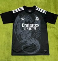 24-25 RMA Black Special Edition Fans Soccer Jersey 24-25 RMA Black Special Edition Fans Soccer Jersey