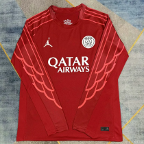24-25 PSG Red Goalkeeper Long Sleeve Soccer Jersey (长袖) 24-25 PSG Red Goalkeeper Long Sleeve Soccer Jersey (长袖)