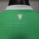 25-26 Man Utd Green Goalkeeper Player Version Soccer Jersey