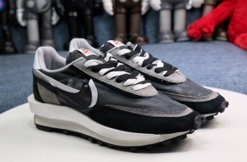from Abbsneakers Sacai x Nike