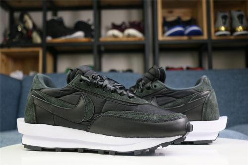 from Abbsneakers Sacai x Nike