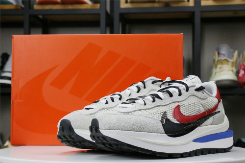 from Abbsneakers Sacai x Nike