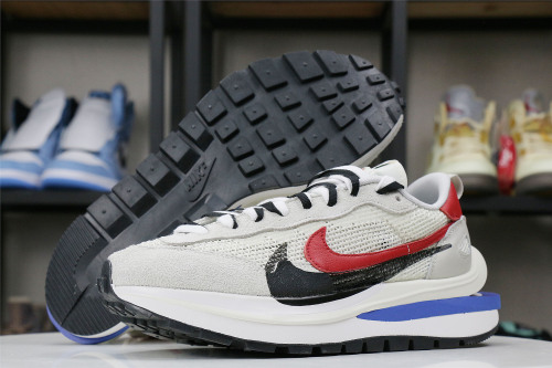 from Abbsneakers Sacai x Nike