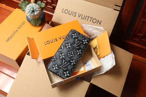 L*ouis V*uitton Top Bag (arrenfashion)