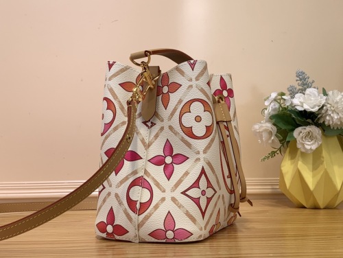 L*ouis V*uitton Top Bag (arrenfashion)