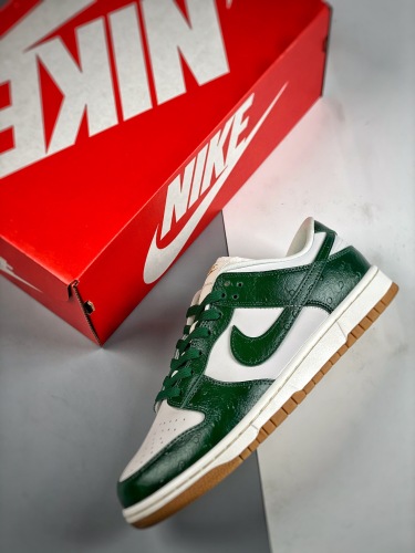 Men Women Nike SB Dunk Low (Trusted seller)