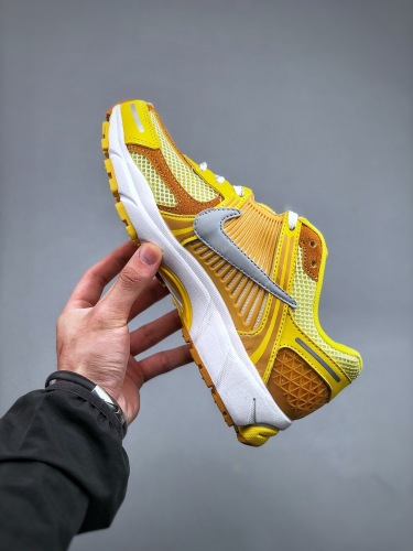 Nike Zoom Vomero 5 SP (Arrenfashion)