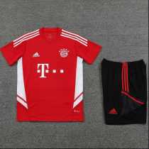 2023/24 Bayern Training Shorts Suit