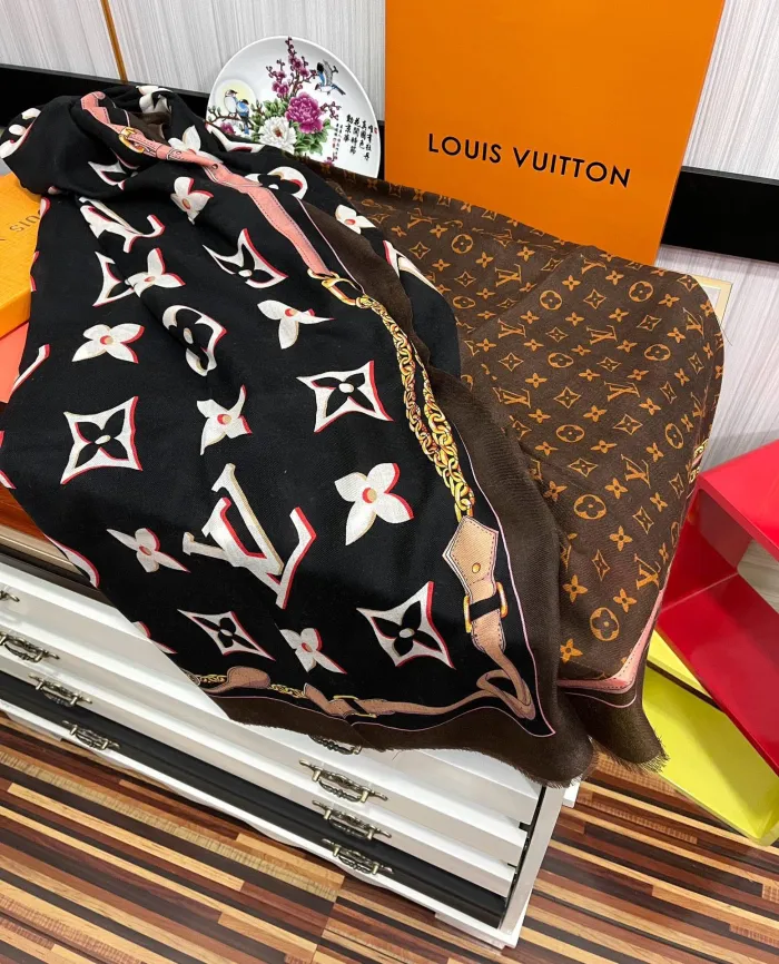 Louis Vuitton Scarf Size 100*200cm