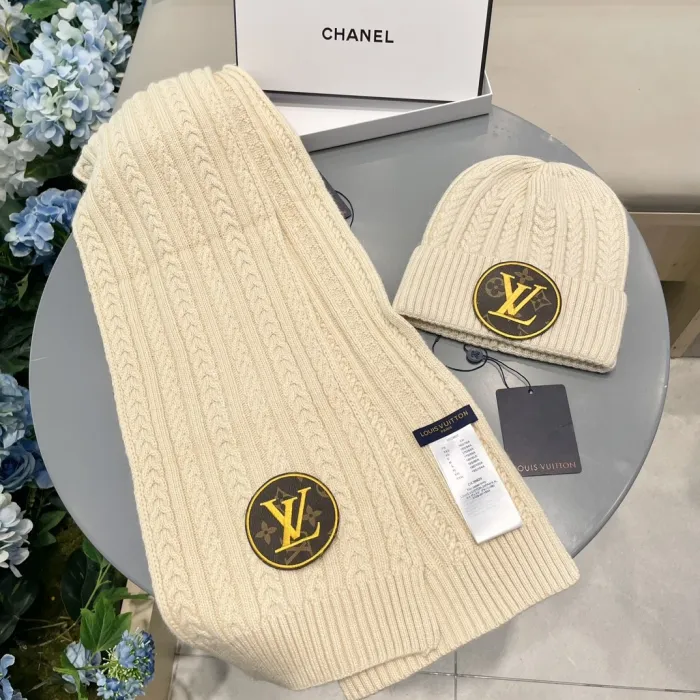 Louis Vuitton Knitted Hat+Scarf