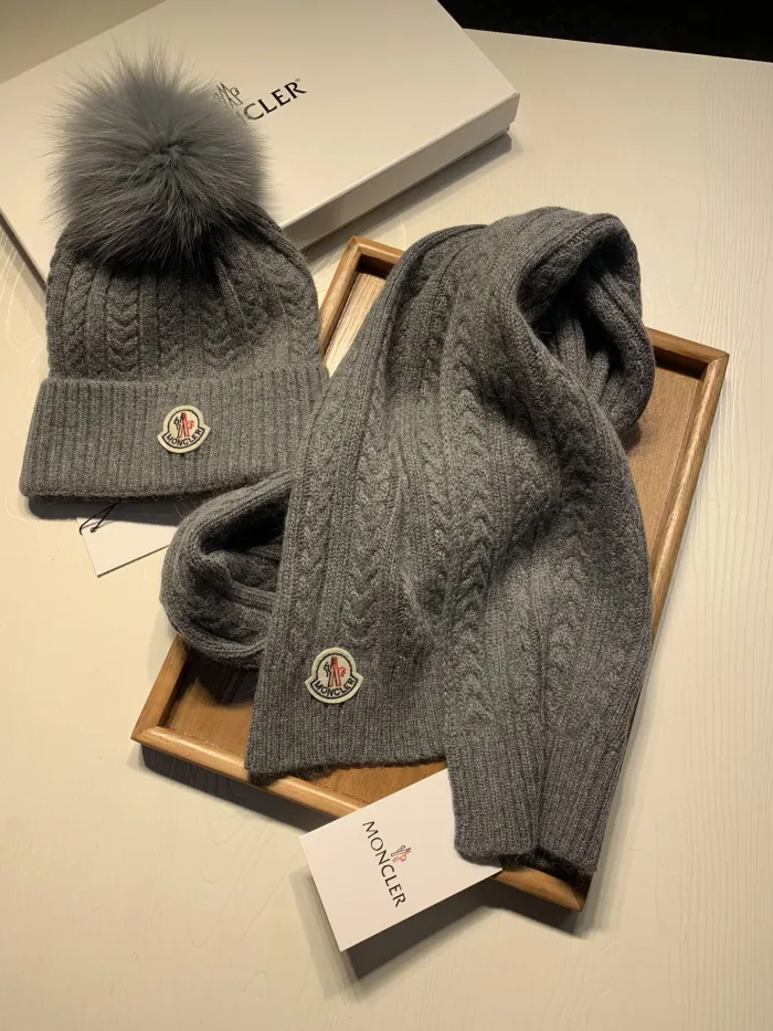 Moncler Knitted Hat+Scarf
