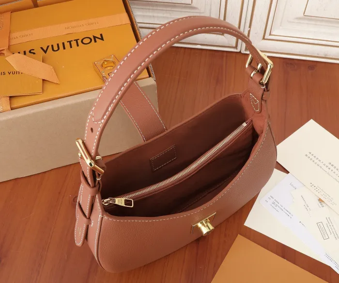 Louis Vuitton M24885 Low Key Shoulder Bag Size 26*18*7cm