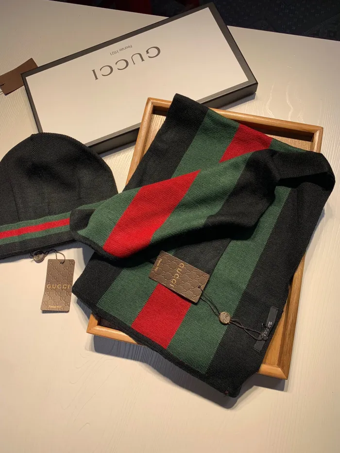 Gucci Knitted Hat+Scarf