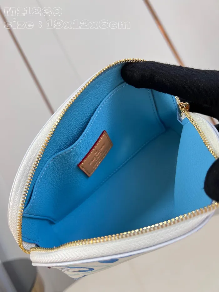 Louis Vuitton M11239 Pochette Cosmétique PM Size 19*12*6cm