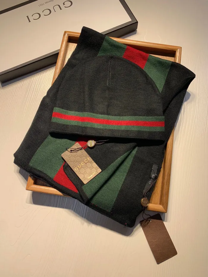 Gucci Knitted Hat+Scarf