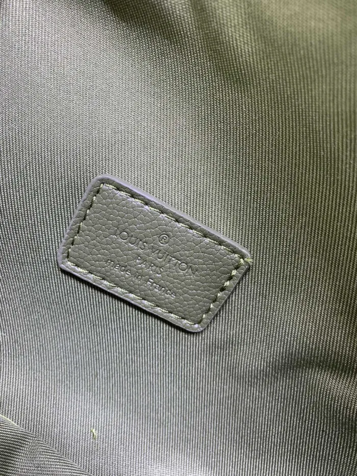 Louis Vuitton M83560 Pilot Shoulder Bags Size 20*12*5cm