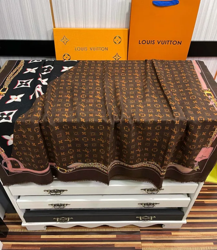Louis Vuitton Scarf Size 100*200cm
